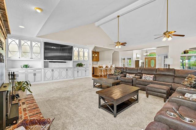 9885 E Louise, Manteca, CA 95336