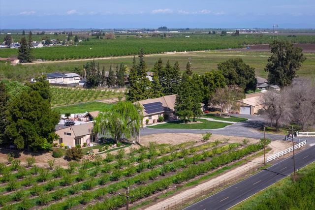 9885 E Louise, Manteca, CA 95336