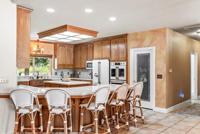 9885 E Louise, Manteca, CA 95336