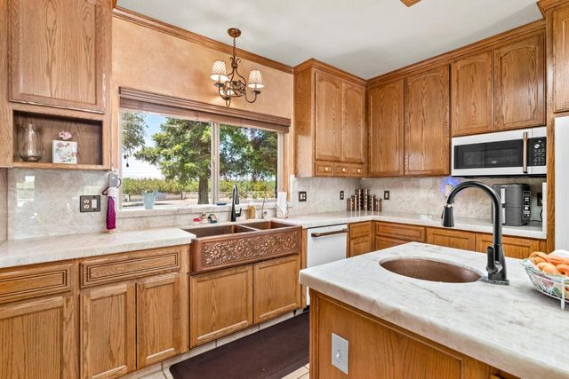 9885 E Louise, Manteca, CA 95336