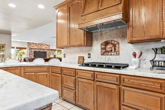 9885 E Louise, Manteca, CA 95336