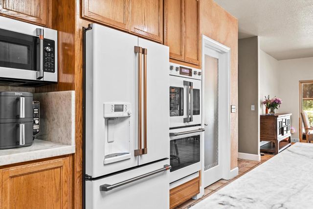 9885 E Louise, Manteca, CA 95336