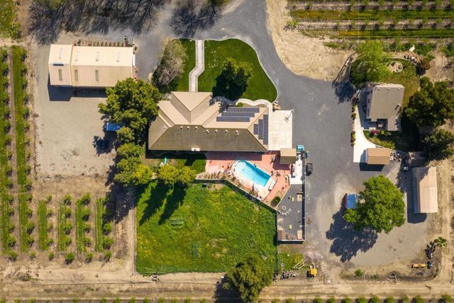 9885 E Louise, Manteca, CA 95336