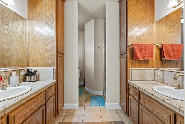 9885 E Louise, Manteca, CA 95336