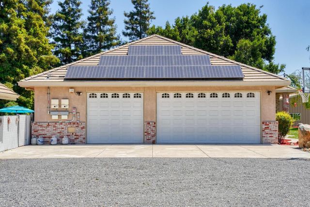 9885 E Louise, Manteca, CA 95336