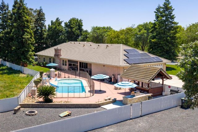 9885 E Louise, Manteca, CA 95336