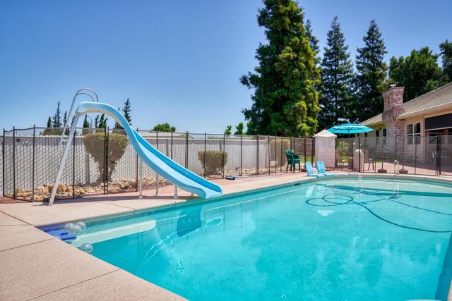 9885 E Louise, Manteca, CA 95336