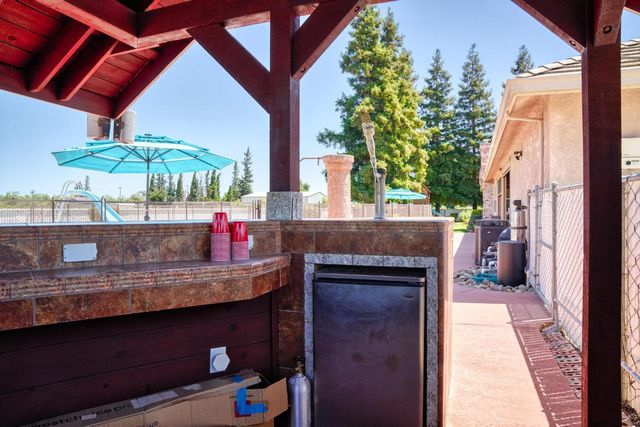9885 E Louise, Manteca, CA 95336