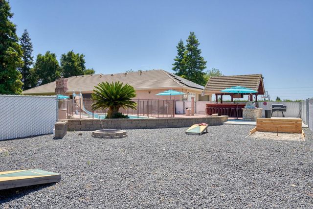 9885 E Louise, Manteca, CA 95336