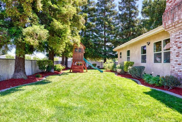 9885 E Louise, Manteca, CA 95336