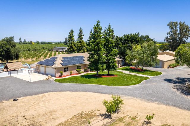 9885 E Louise, Manteca, CA 95336