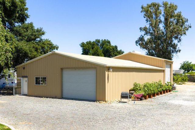 9885 E Louise, Manteca, CA 95336