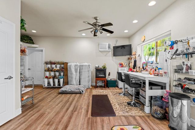 9885 E Louise, Manteca, CA 95336