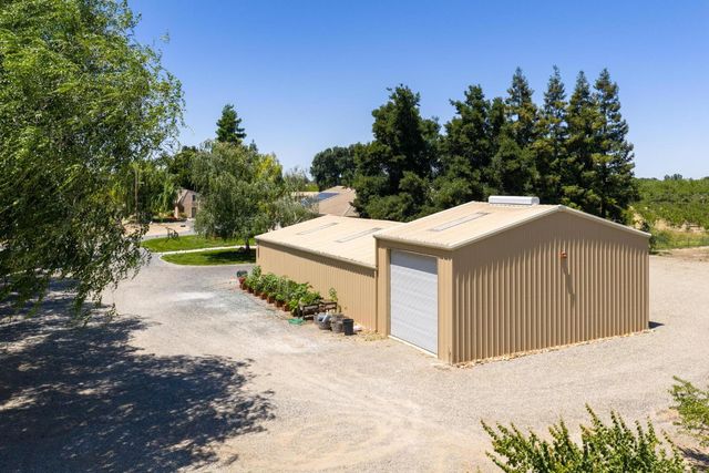 9885 E Louise, Manteca, CA 95336