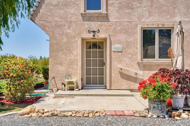 9885 E Louise, Manteca, CA 95336