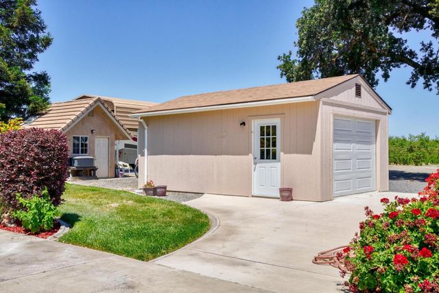 9885 E Louise, Manteca, CA 95336