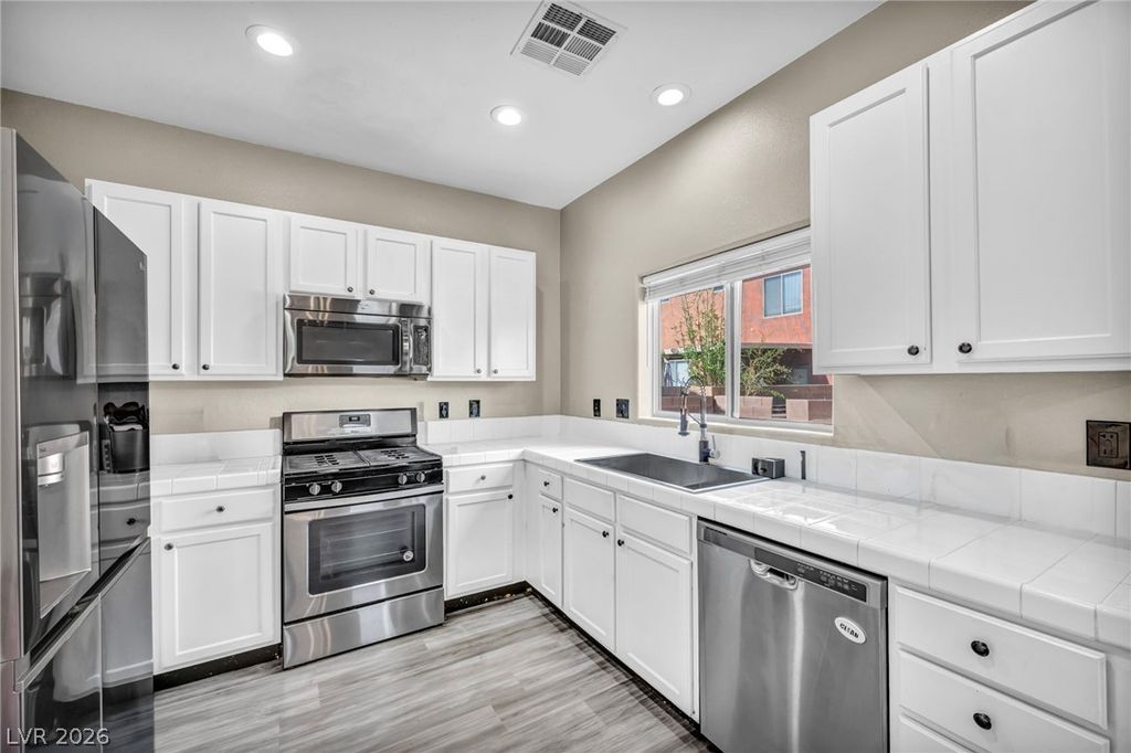 5531 Nickel Ridge Way, Las Vegas, NV 89122 — photo 2
