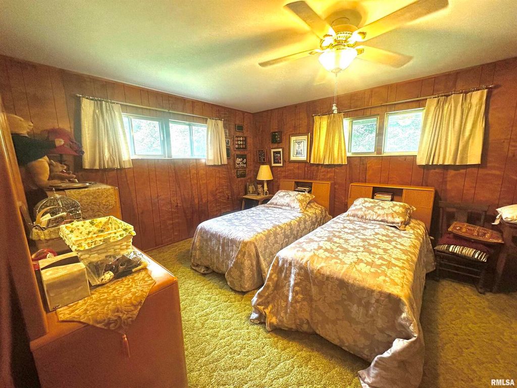 Image 18 of property listing at 57 SHERWOOD Drive, Centralia, IL 62801