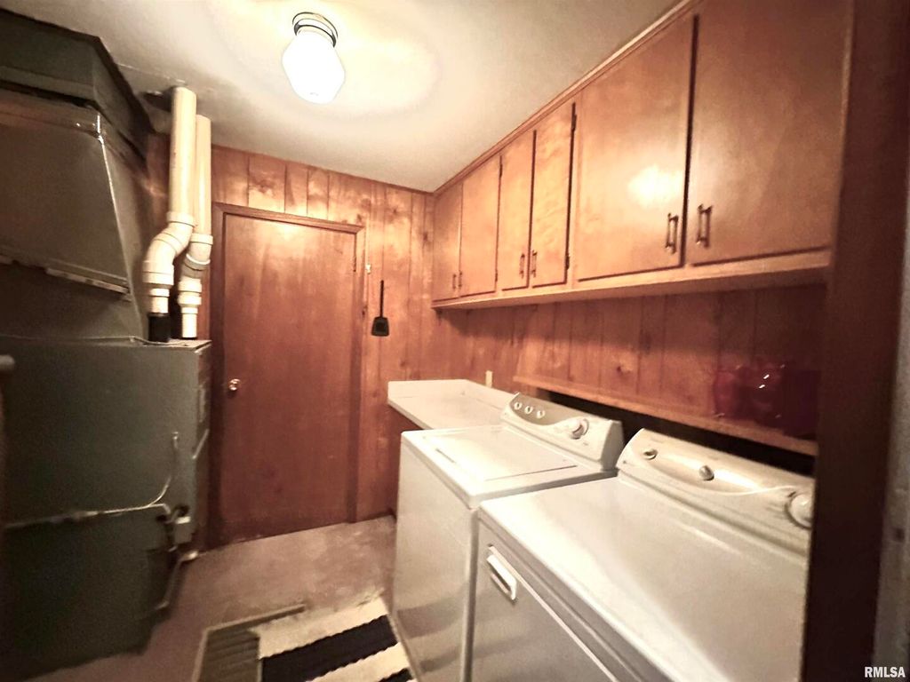 Image 20 of property listing at 57 SHERWOOD Drive, Centralia, IL 62801