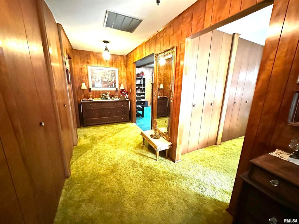 Image 22 of property listing at 57 SHERWOOD Drive, Centralia, IL 62801
