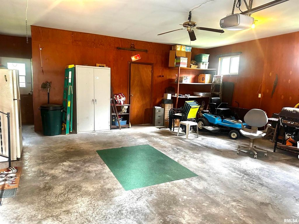 Image 23 of property listing at 57 SHERWOOD Drive, Centralia, IL 62801