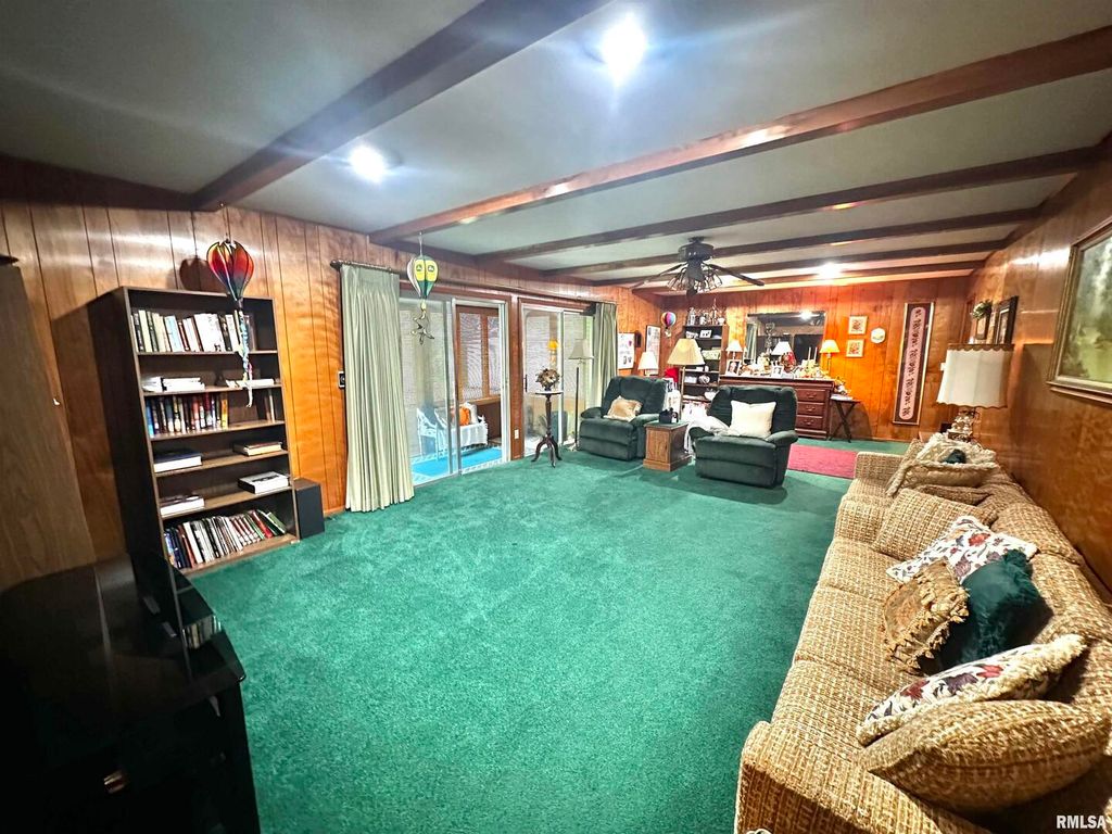 Image 9 of property listing at 57 SHERWOOD Drive, Centralia, IL 62801