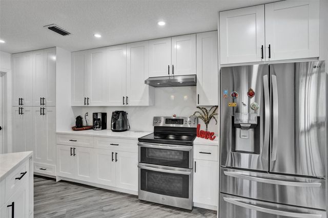 3633 NW 6th Street 3633, Deerfield Beach, FL 33442