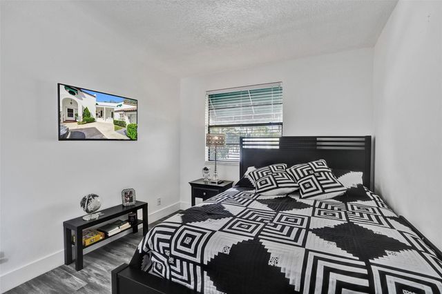 3633 NW 6th Street 3633, Deerfield Beach, FL 33442