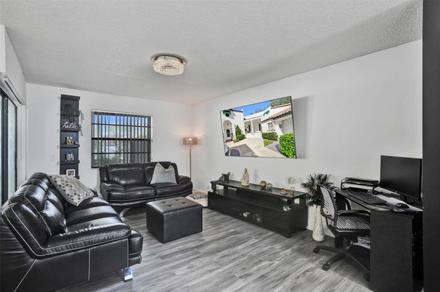 3633 NW 6th Street 3633, Deerfield Beach, FL 33442