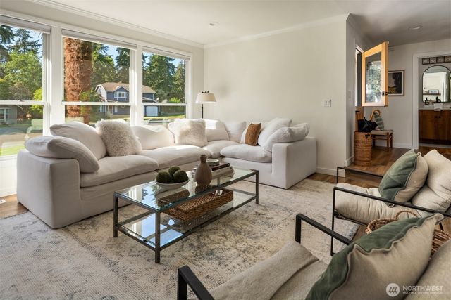 24006 27th Place W, Brier, WA 98036