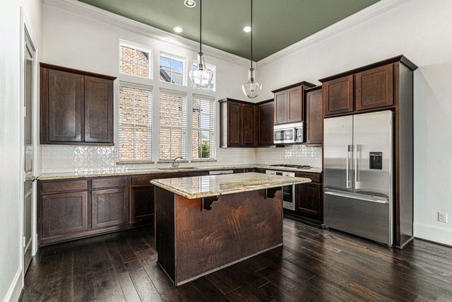 9674 Knight Road, Houston, TX 77045