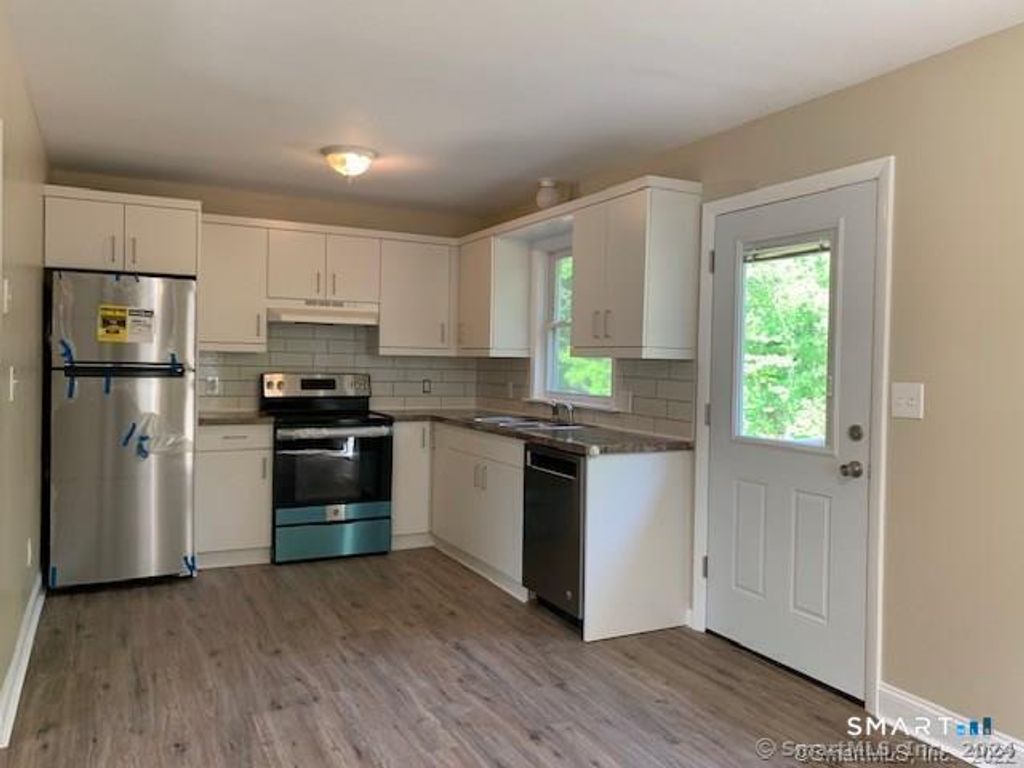 15 Krakow Street B, Derby, CT 06418
