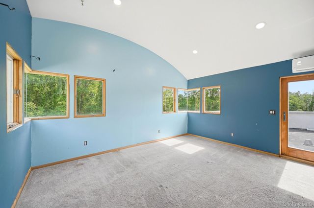 151 Bellvale Lakes Road, Warwick, NY 10990