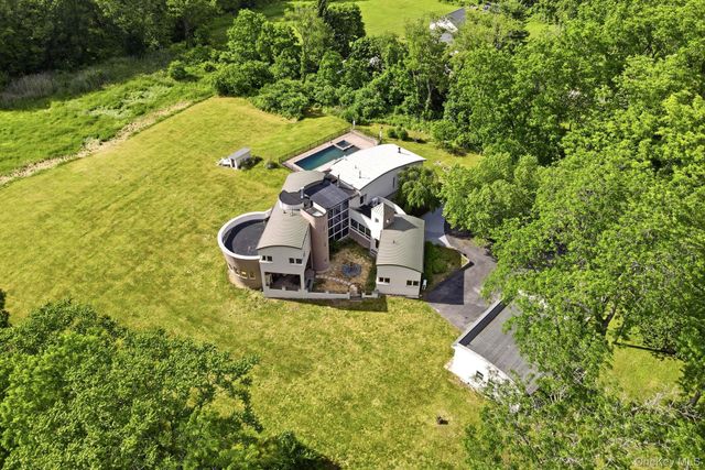 151 Bellvale Lakes Road, Warwick, NY 10990