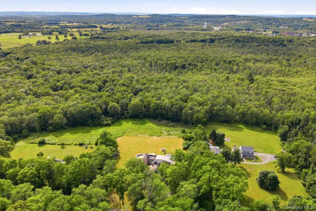 151 Bellvale Lakes Road, Warwick, NY 10990