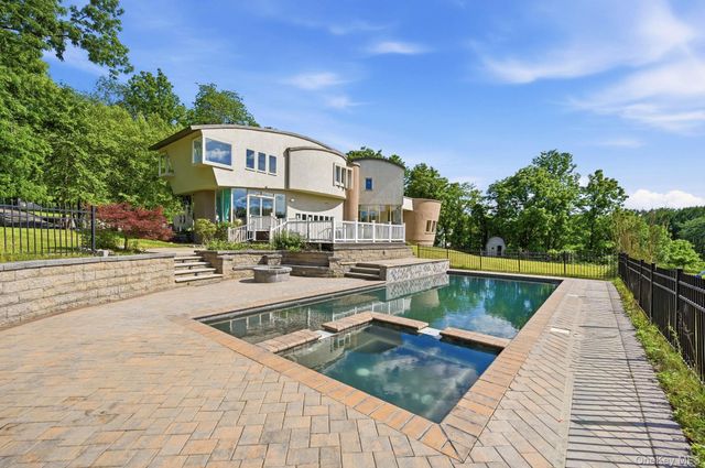 151 Bellvale Lakes Road, Warwick, NY 10990