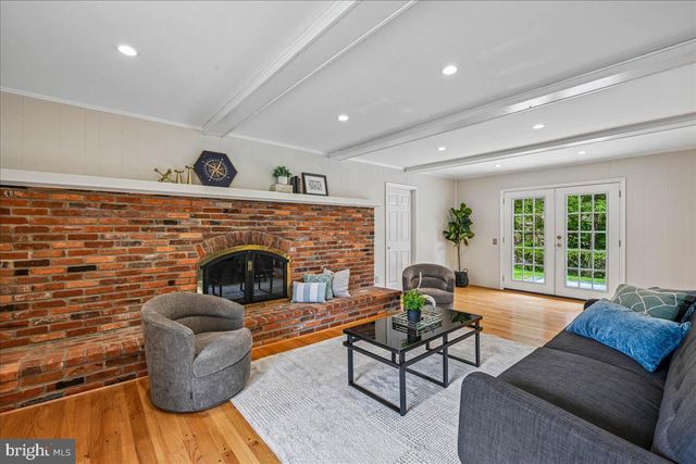 8807 BELLS MILL RD, Potomac, MD 20854