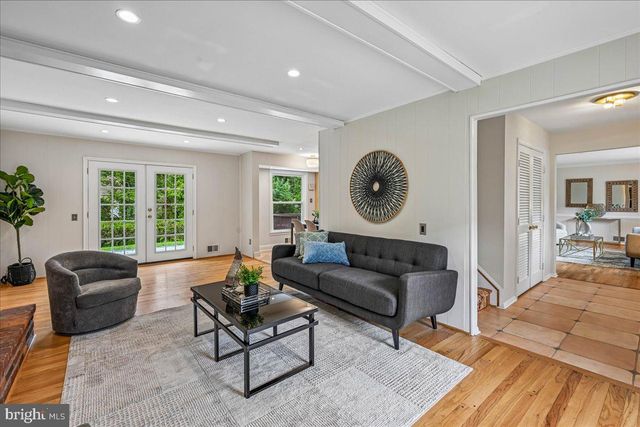8807 BELLS MILL RD, Potomac, MD 20854