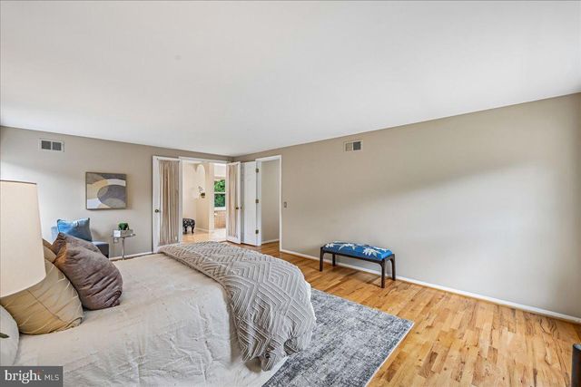 8807 BELLS MILL RD, Potomac, MD 20854