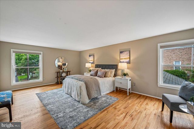 8807 BELLS MILL RD, Potomac, MD 20854