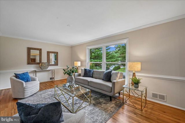 8807 BELLS MILL RD, Potomac, MD 20854