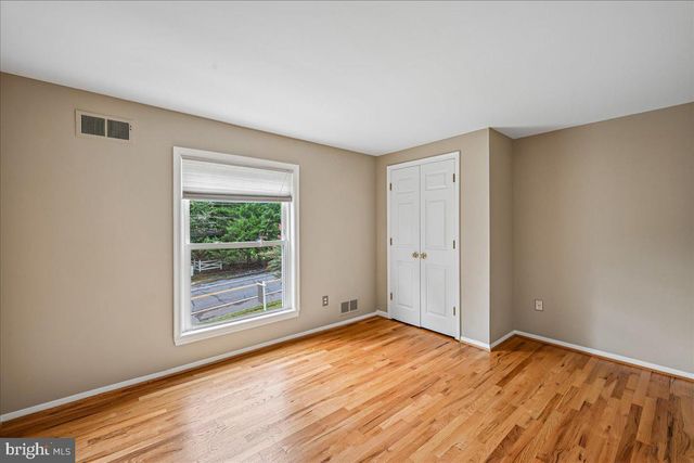 8807 BELLS MILL RD, Potomac, MD 20854