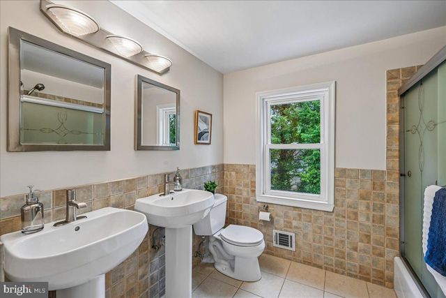 8807 BELLS MILL RD, Potomac, MD 20854