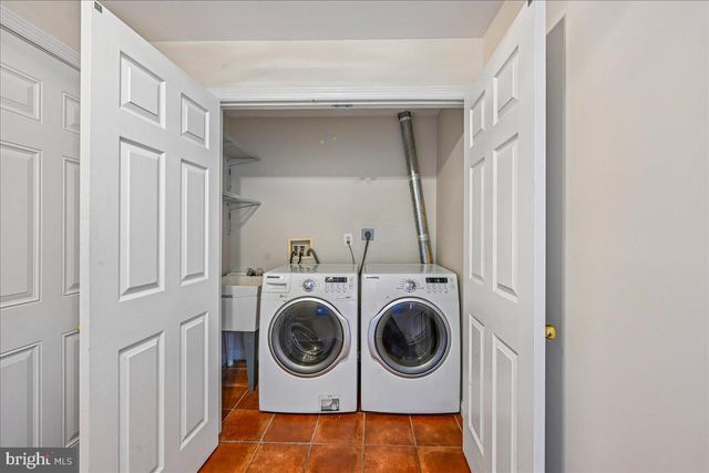 8807 BELLS MILL RD, Potomac, MD 20854