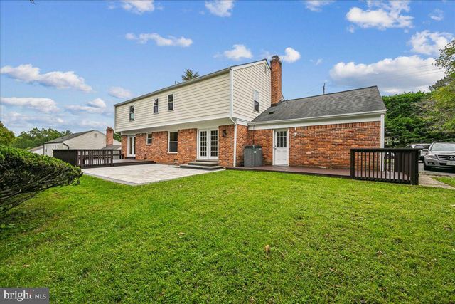 8807 BELLS MILL RD, Potomac, MD 20854