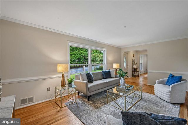 8807 BELLS MILL RD, Potomac, MD 20854