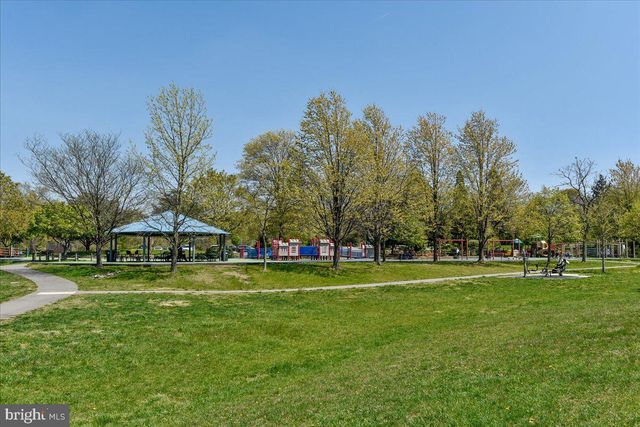 8807 BELLS MILL RD, Potomac, MD 20854