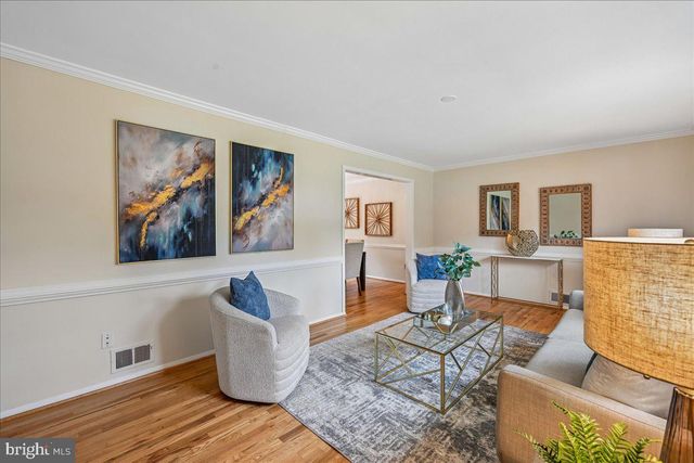 8807 BELLS MILL RD, Potomac, MD 20854