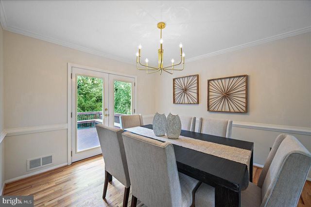 8807 BELLS MILL RD, Potomac, MD 20854