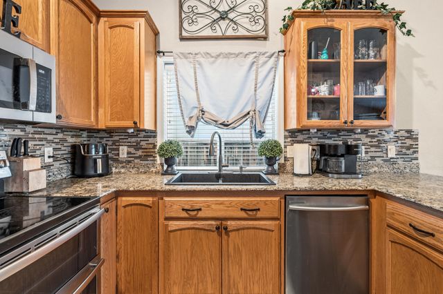 3043 Colonial Avenue, Medford, OR 97504